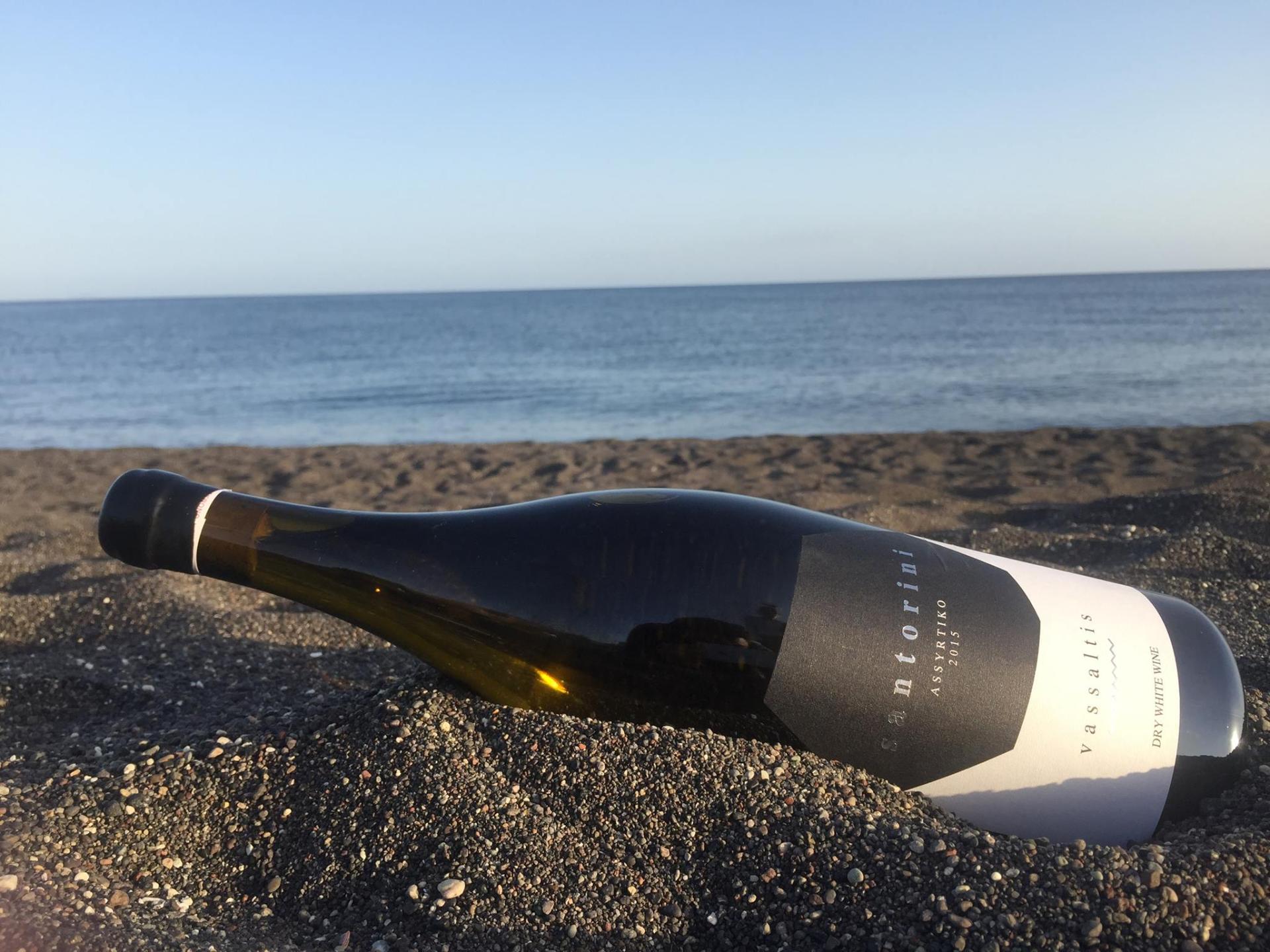 vassaltis vineyards santorini white wine vin blanc sol terroir rézin rezin