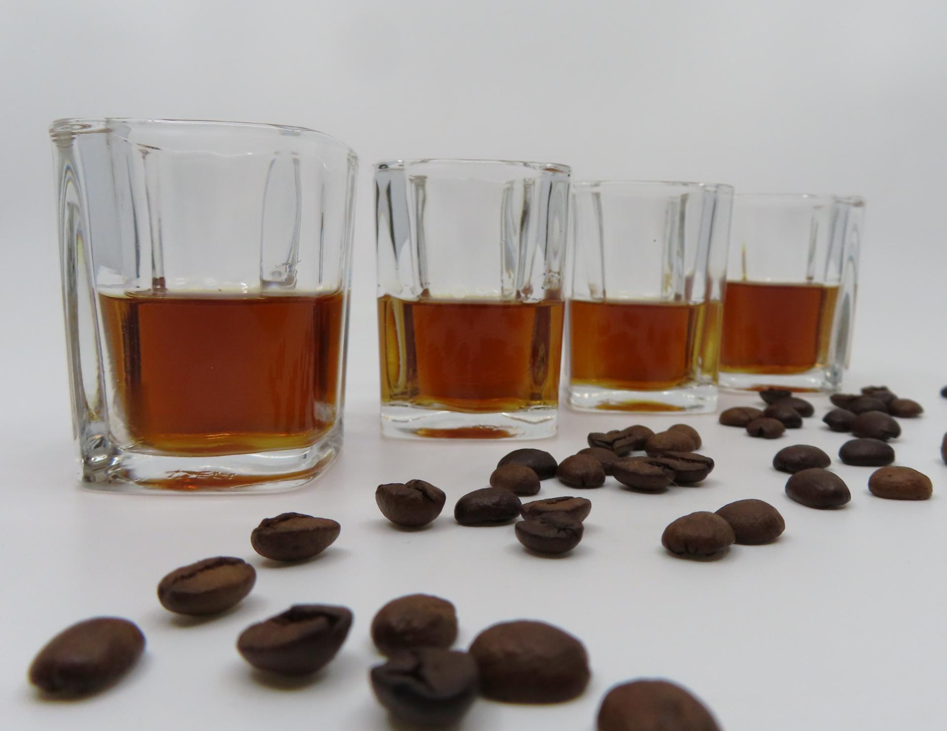 Esprit réZin est d’humeur à la fête! Joignez-vous au party avec quelques suggestions de rasades! Chaque recette été conçue pour que tous puissent les réaliser à la maison.  Spiritueux québécois en vedette!